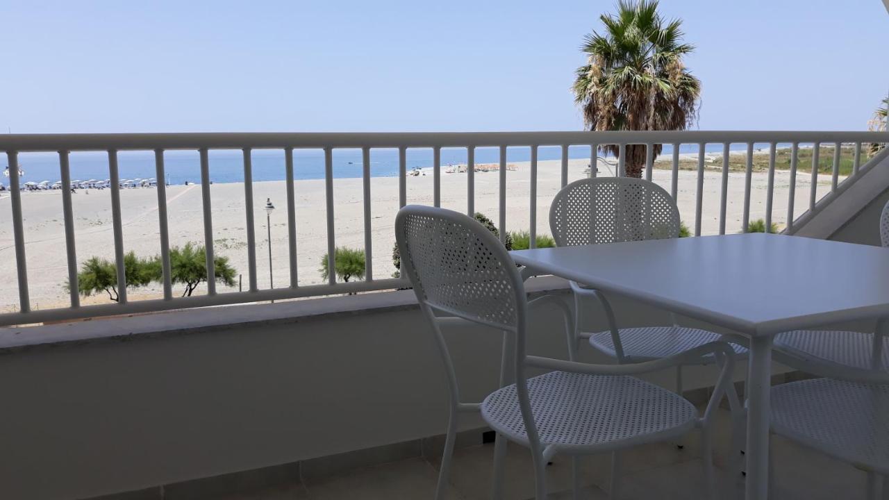 Mare Blu Apartment Gizzeria Exterior photo